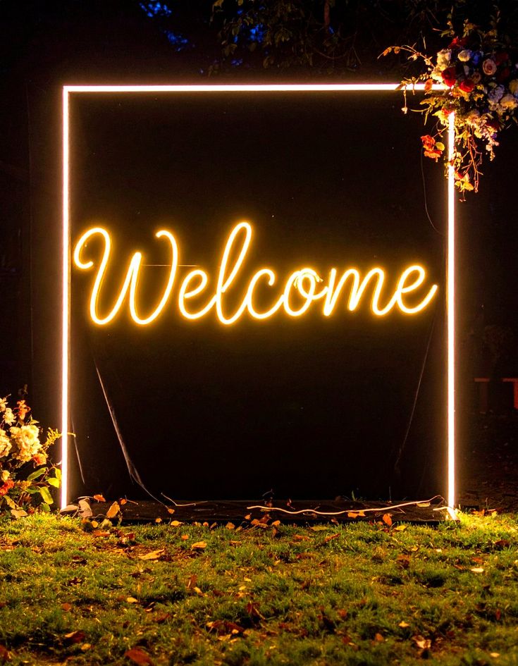 Custom-Neon-Wedding-Welcome-Sign-with-Vibrant-LED-Lighting-20-Welcoming-Wedding-Welcome-Sign